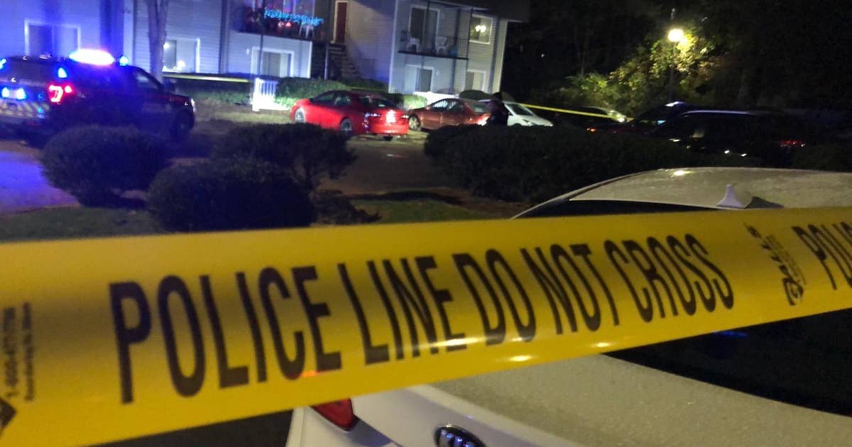 Man shot and killed at southwest Atlanta apartment complex | FOX 5 Atlanta