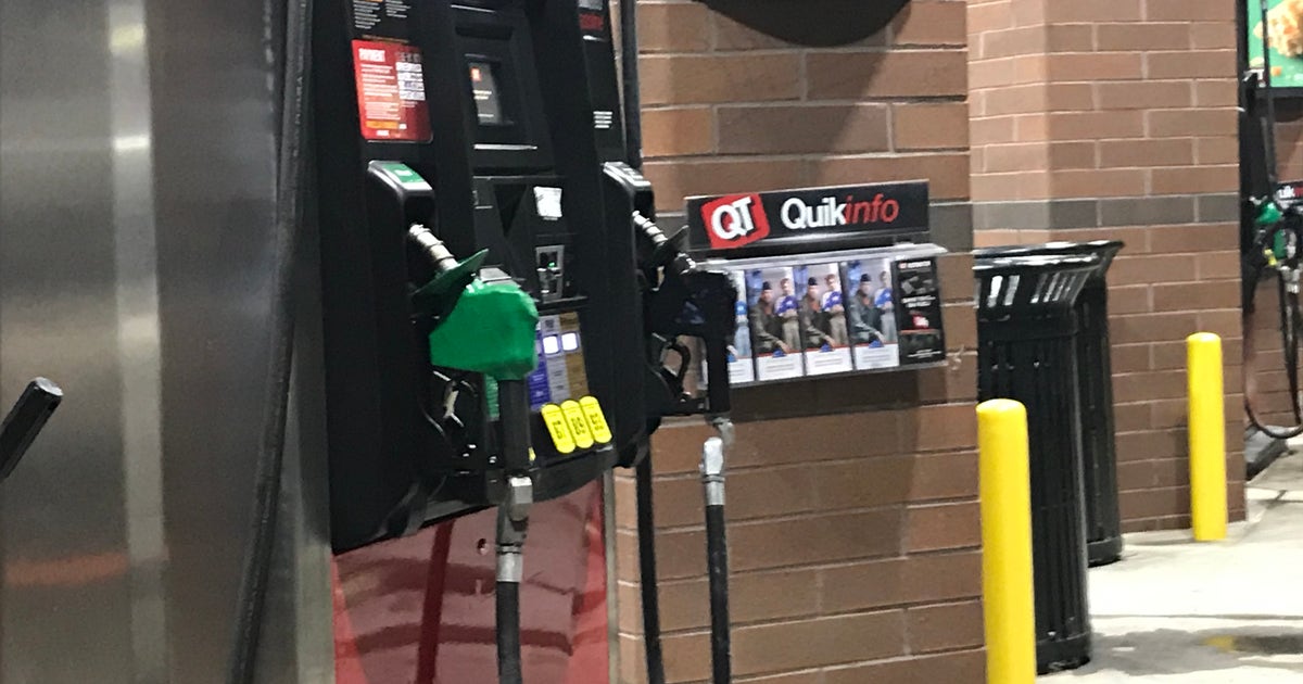Woman warns others after car is stolen while pumping gas | FOX 5 Atlanta