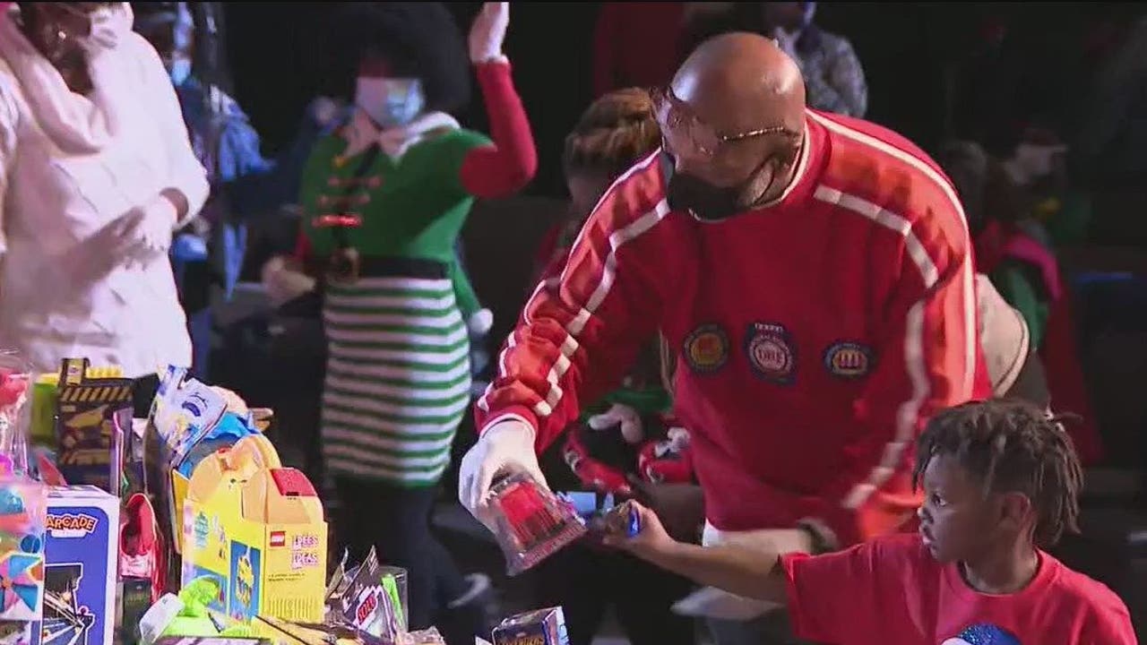 Conyers church holds special Christmas toy giveaway for children