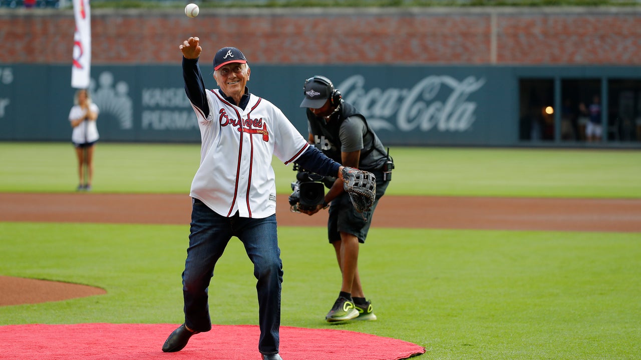 Braves legend, Hall of Famer pitcher Phil Niekro dies after cancer battle