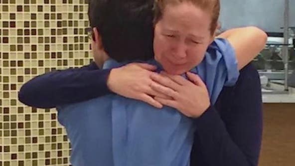 15-year-old continues annual tradition of spreading holiday cheer to frontline workers