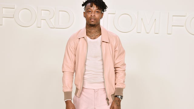 TMZ: 21 Savage played Secret Santa for over 30 DeKalb County kids