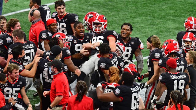 Podlesny’s FG lifts Georgia past Cincinnati in Peach Bowl
