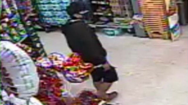 1 killed in Commerce double shooting, gunman on the run