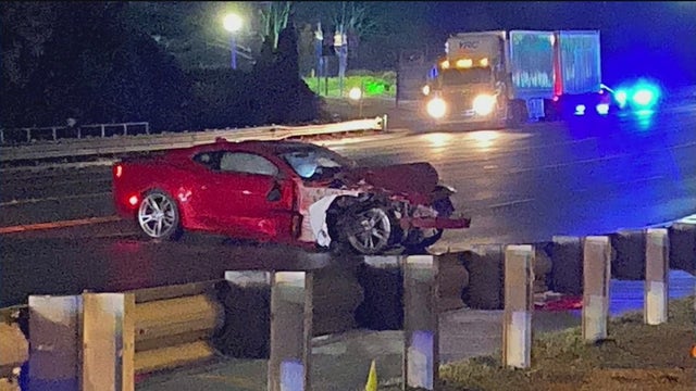 Police: 2 seriously injured in crash on Cobb Parkway