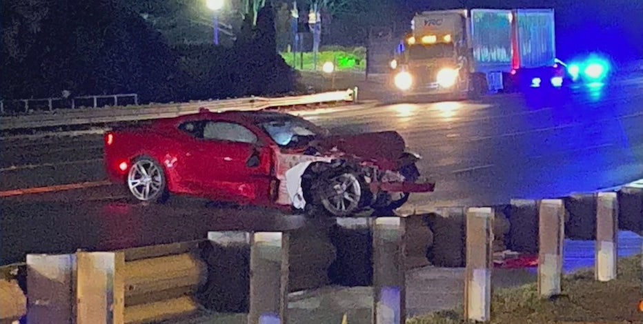 Police: 2 seriously injured in crash on Cobb Parkway