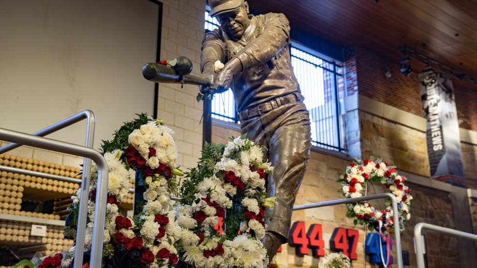 Tower honoring Braves legend Hank Aaron breaks ground