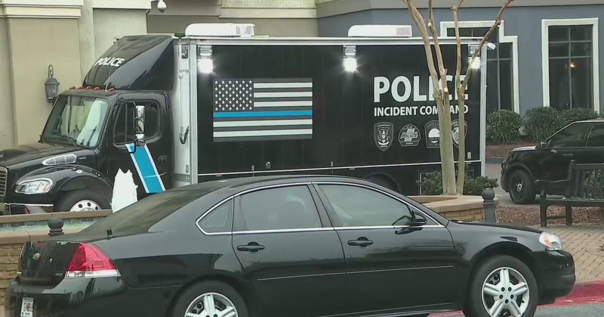 2 dead, 1 injured in Sandy Springs apartment shooting | FOX 5 Atlanta