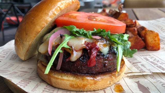 Burgers with Buck: Midtown's Bulla Gastrobar