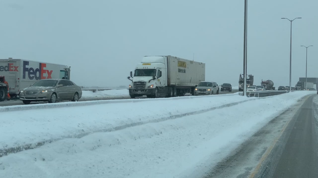 Texas utility company urges customers to change providers to avoid astronomical power bill amid winter storm