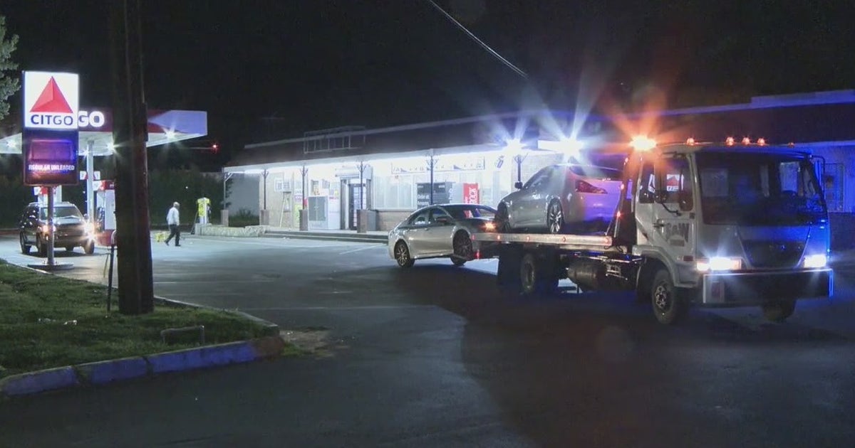 Man found shot in car at NW Atlanta gas station | FOX 5 Atlanta