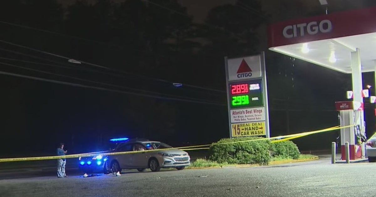 Police searching for gunman in deadly SW Atlanta shooting | FOX 5 Atlanta