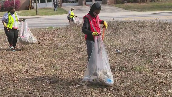 Volunteers call of elected officials to help keep SW Atlanta clean
