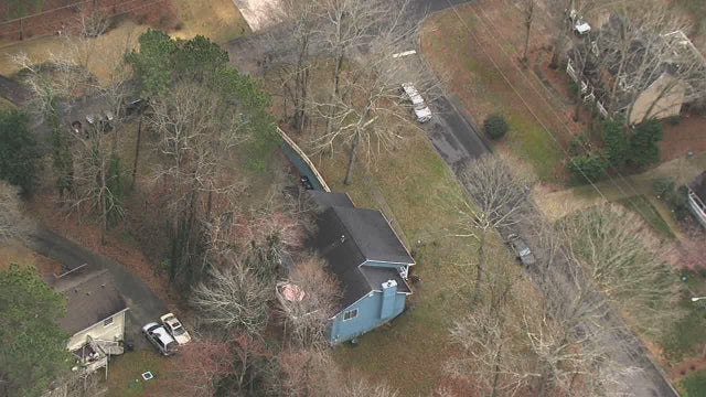 Man arrested after explosives found in Cobb County home