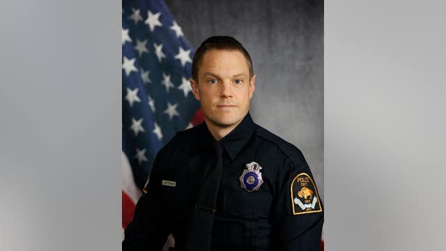 Neb. officer shot in the face and head during struggle with alleged mall shoplifter