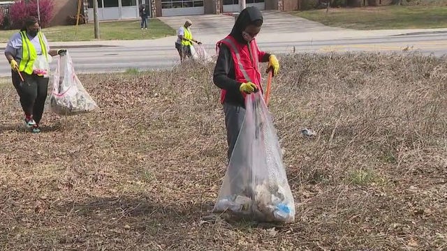Volunteers call of elected officials to help keep SW Atlanta clean