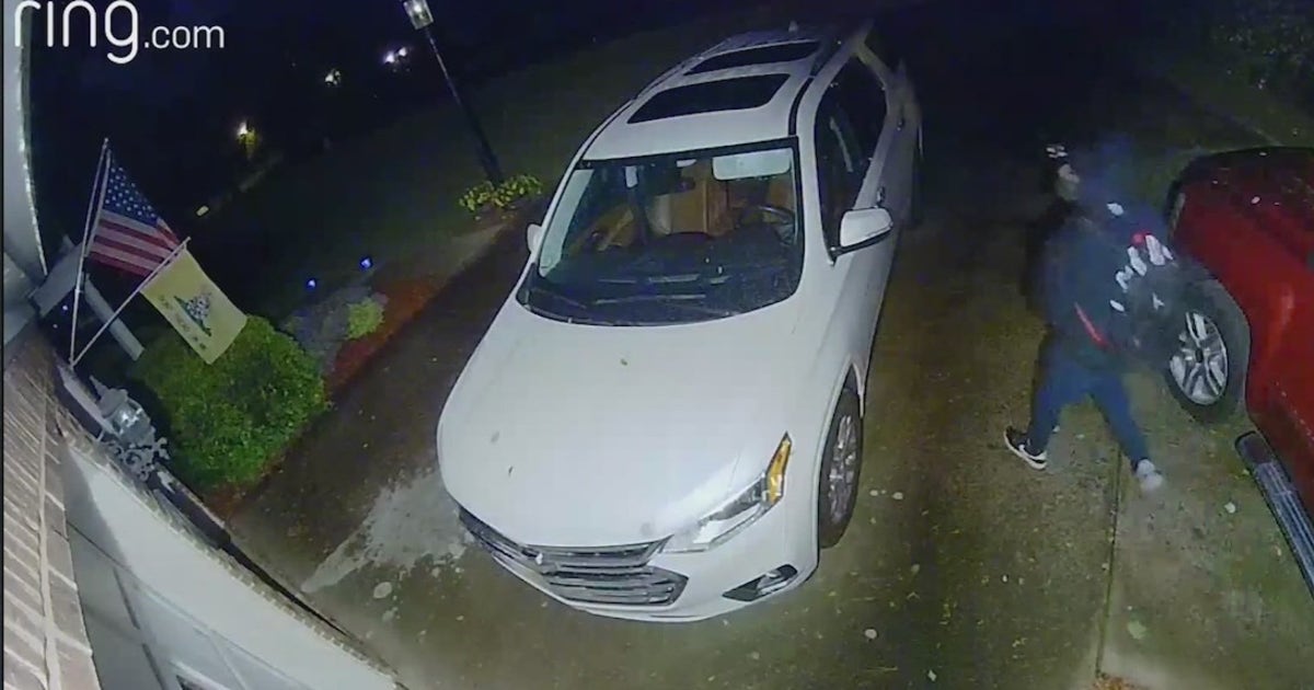 Suspect caught on camera trying to break into cars in Snellville | FOX ...