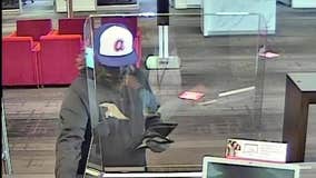 Police searching for suspect in Kennesaw bank robbery