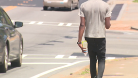 Video shows dangers of 'bottle boys' selling during Atlanta rush hour