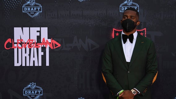 Falcons select Kyle Pitts in first round of NFL Draft