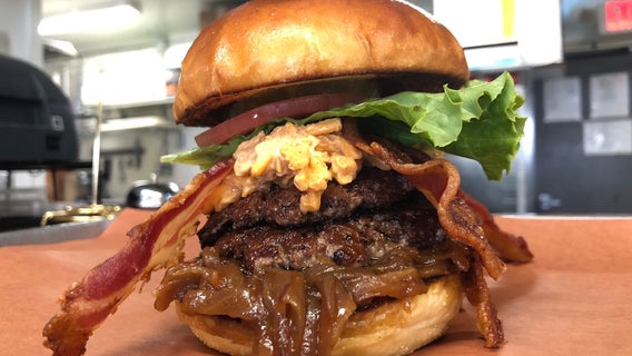 Burgers with Buck tries Taylor’D Bar-B-Q's award-winning burger