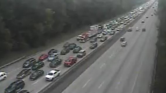 Vehicle fire closed two northbound lanes on Ga. 400, police say