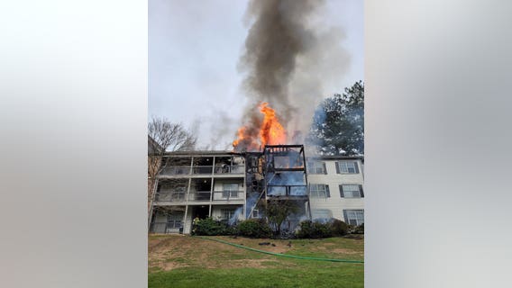 Residents displaced after Duluth apartment fire