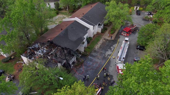 Police arrest man at scene of suspected arson at DeKalb County apartments