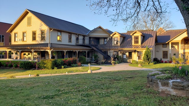 Dahlonega’s Smith House satisfies hunger for history