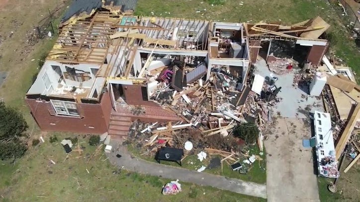 Local business rallies around Newnan family left homeless following devastating tornado - Vimarsana News