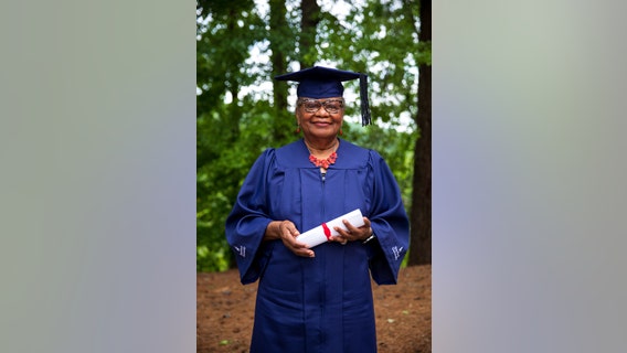 78-year-old Alabama woman graduates with bachelor's degree