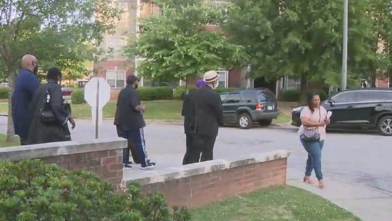Vine City group walks neighborhood to stop violence