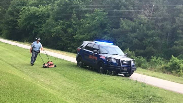 Georgia state trooper helps Oglethorpe County man cut grass after fall