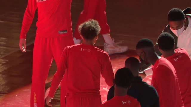 Hawks head to playoffs after 124-95 rout of woeful Rockets