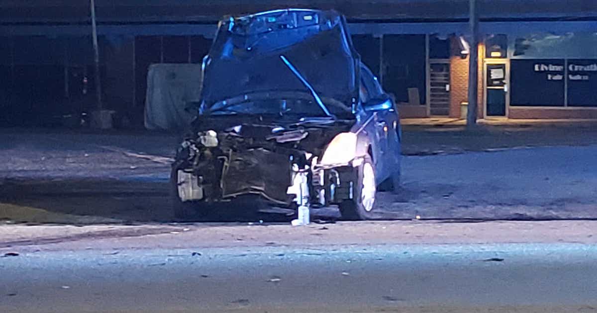 Gunfight in DeKalb County leaves man injured, causes wreck | FOX 5 Atlanta