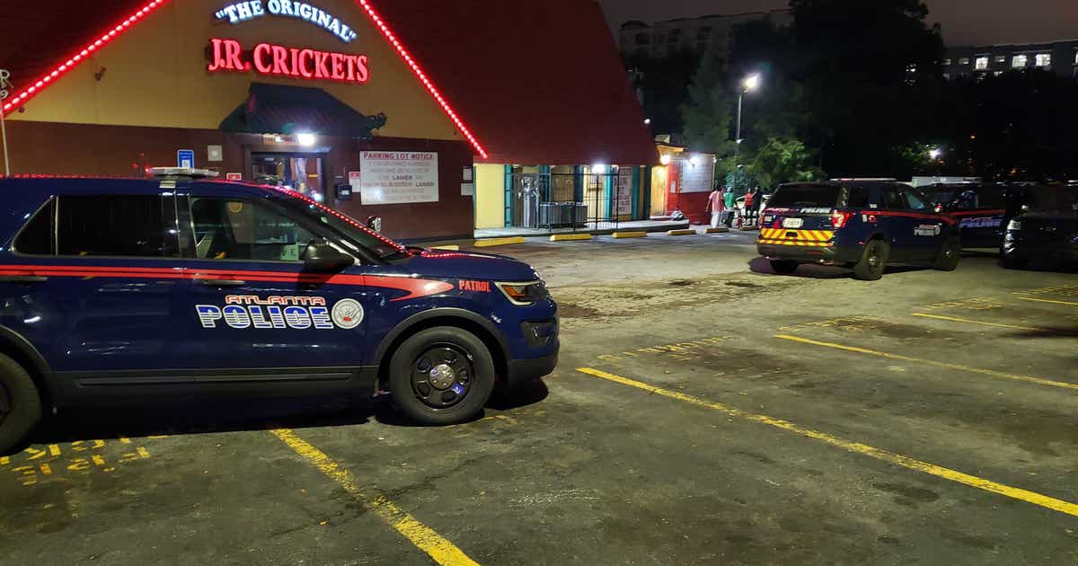 Man shot while sitting at Midtown Atlanta bar, police say | FOX 5 Atlanta