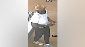 Police working to locate man suspected of stealing iPhones from store