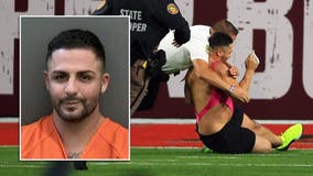 Super Bowl streaker takes deal for 12 months probation, community service