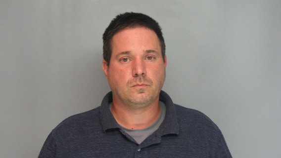 Flowery Branch man charged with possessing, distributing child porn