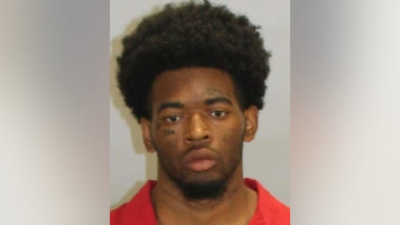 Forest Park police searching for person of interest in murder investigation