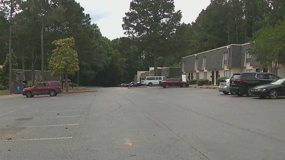 'That really hurts your heart.' 2-year-old boy shot at southwest Atlanta apartment