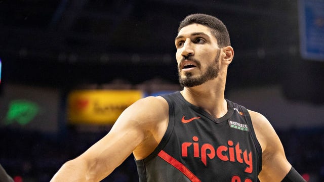 NBA star's younger brother robbed at gunpoint in Atlanta, police say