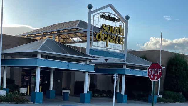 Gunshots fired during jewelry store robbery at DeKalb County mall