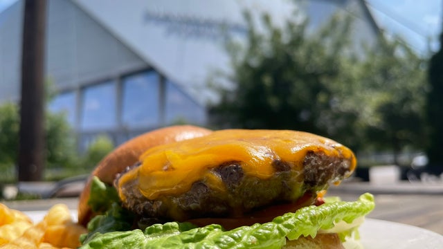 Rosie's Cafe serves up burgers in shadow of Mercedes-Benz Stadium