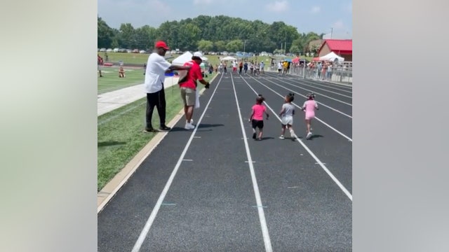 Future Olympians: Toddlers compete in adorable ‘diaper dandies’ race