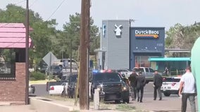 4 Albuquerque police officers injured in shooting after responding to robbery