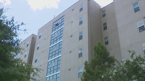 Students, parents outraged after Atlanta apartment postponed move-in on short notice