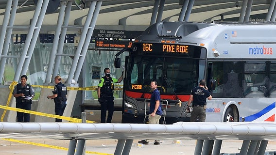 Cobb County man identified as suspect in deadly Pentagon stabbing