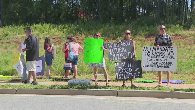 Wellstar health care employees protest COVID-19 vaccine mandate