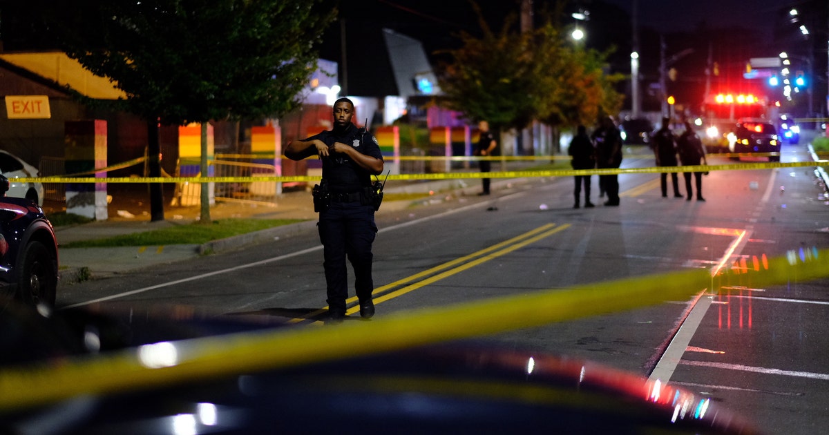 Five people shot near lounge on Joseph E. Boone Boulevard | FOX 5 Atlanta